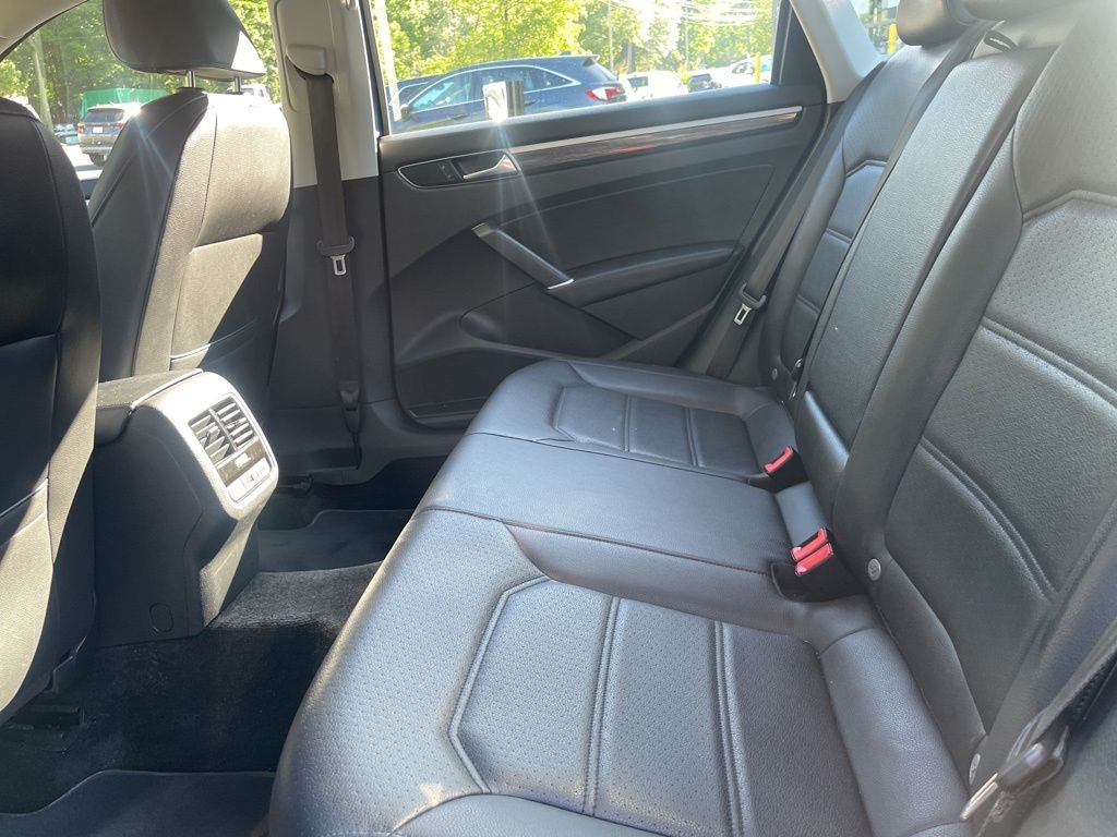 2017 Volkswagen Passat 1.8T SE w/Technology