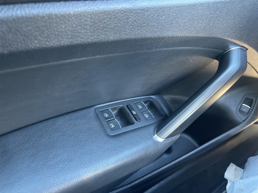 2017 Volkswagen Passat 1.8T SE w/Technology