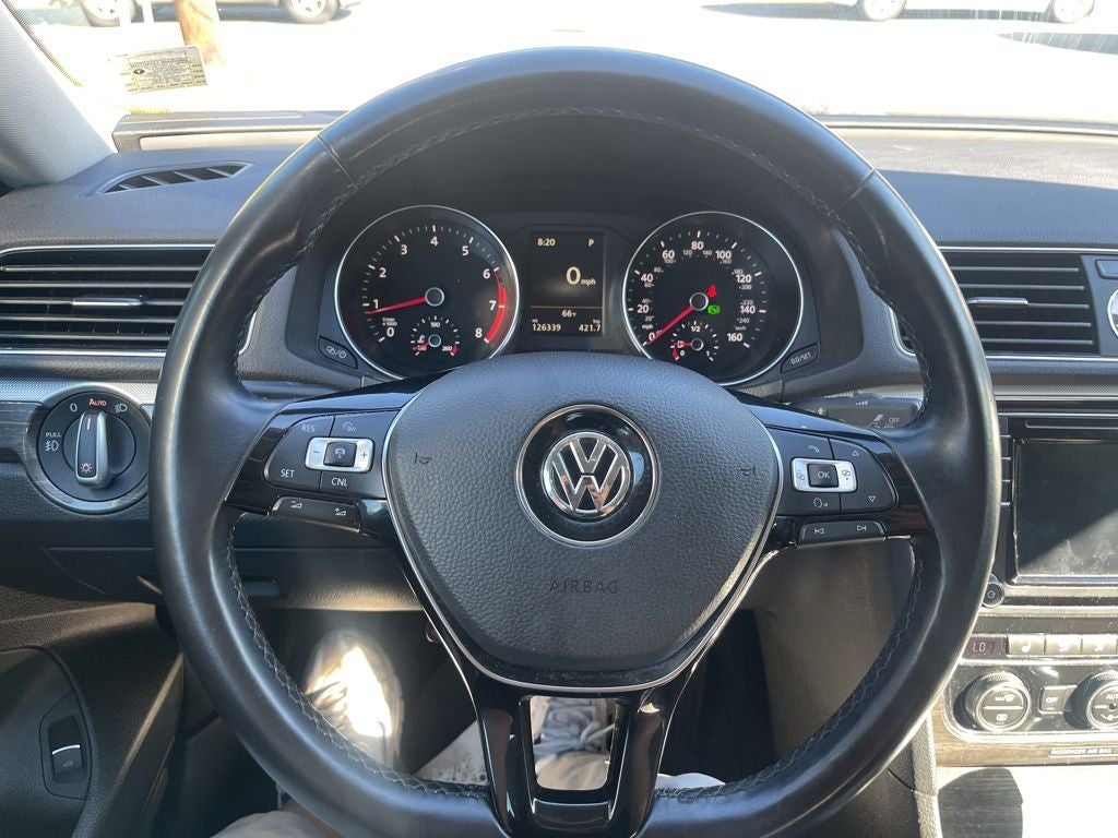 2017 Volkswagen Passat 1.8T SE w/Technology