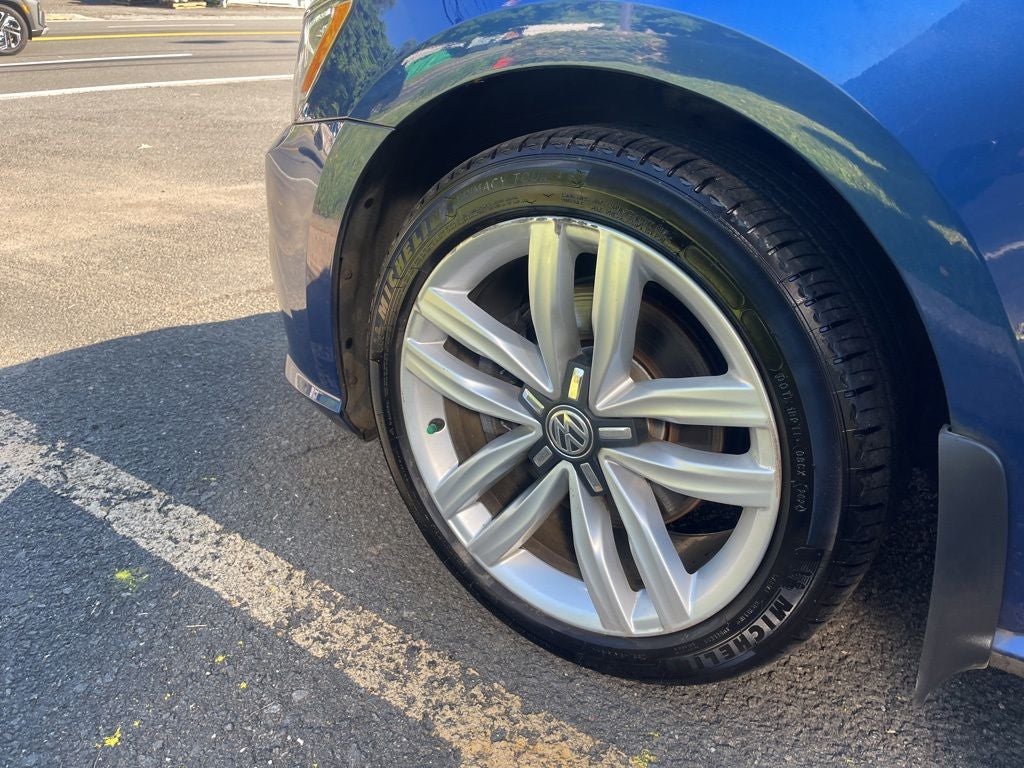 2017 Volkswagen Passat 1.8T SE w/Technology