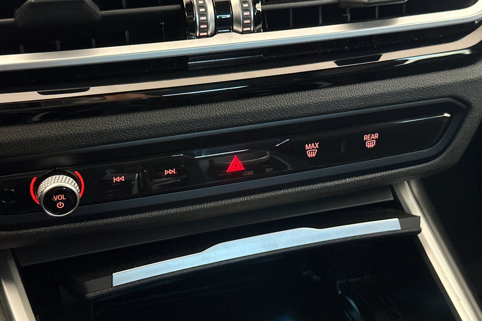 2024 BMW 3 Series 330e iPerformance