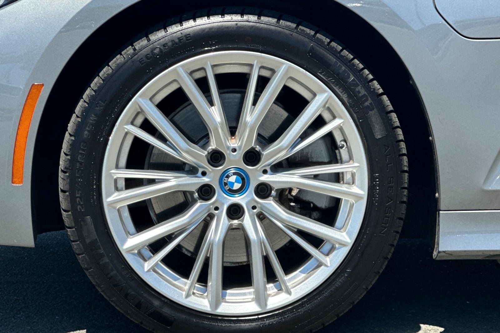 2024 BMW 3 Series 330e iPerformance