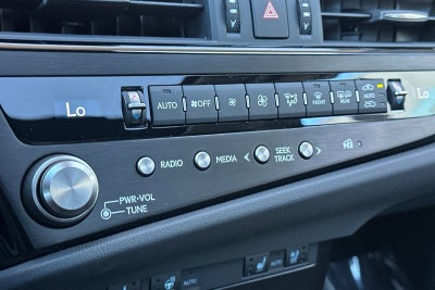 2025 Lexus ES 300h