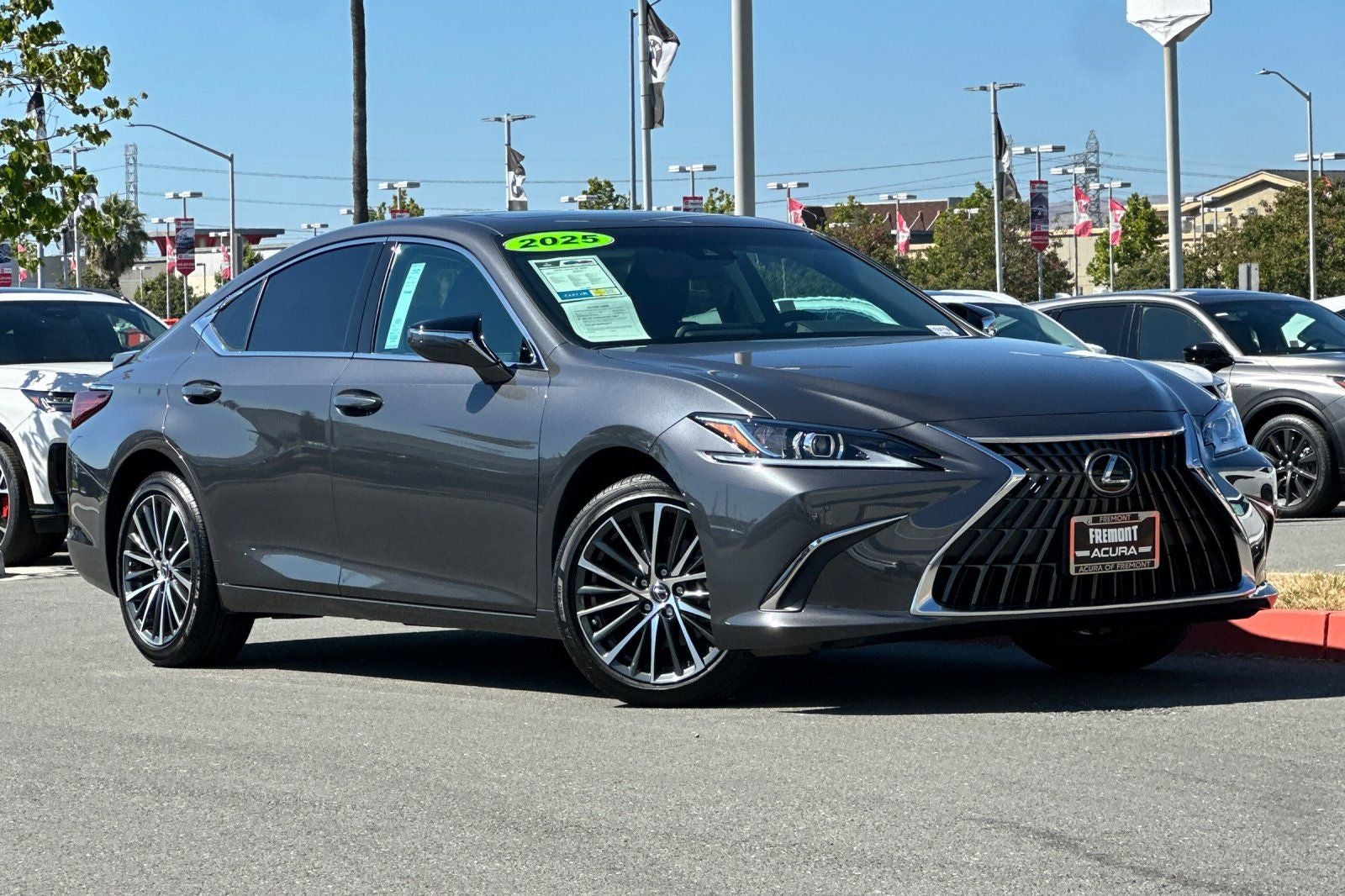 2025 Lexus ES 300h