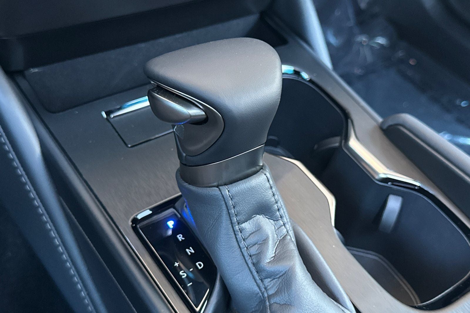 2025 Lexus ES 300h