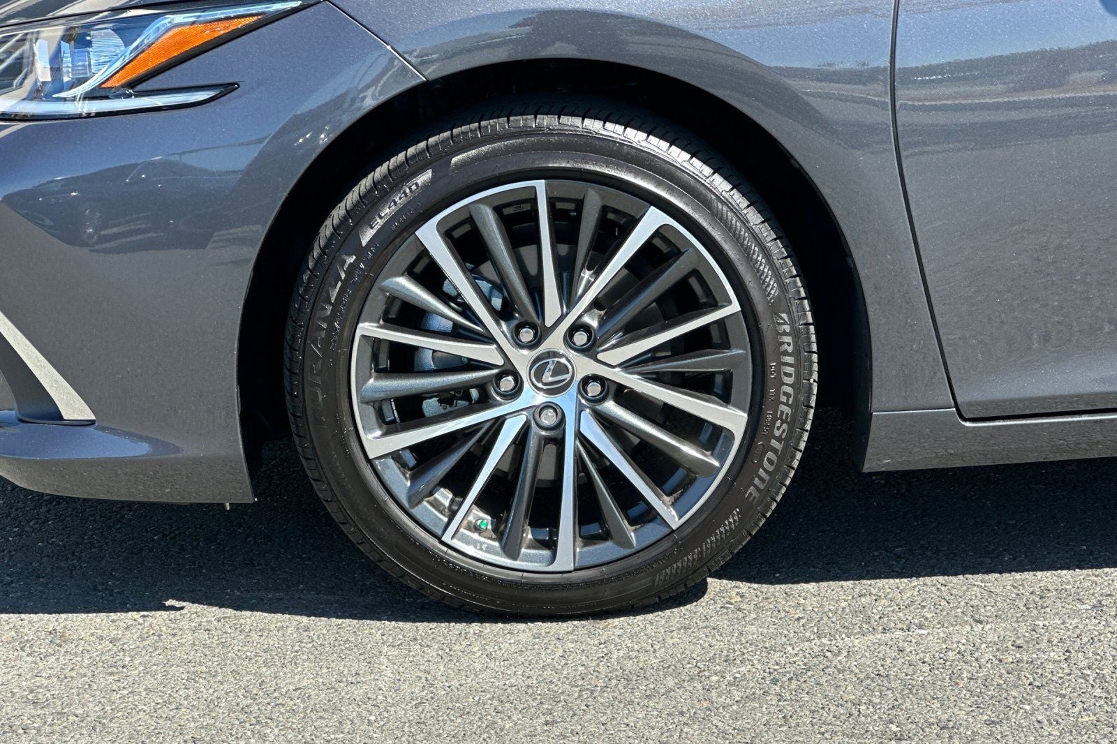 2025 Lexus ES 300h