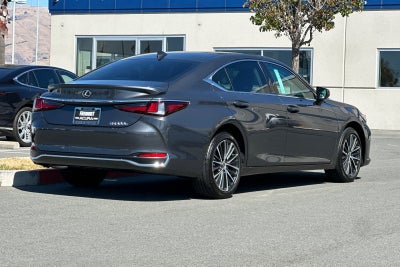 2025 Lexus ES 300h