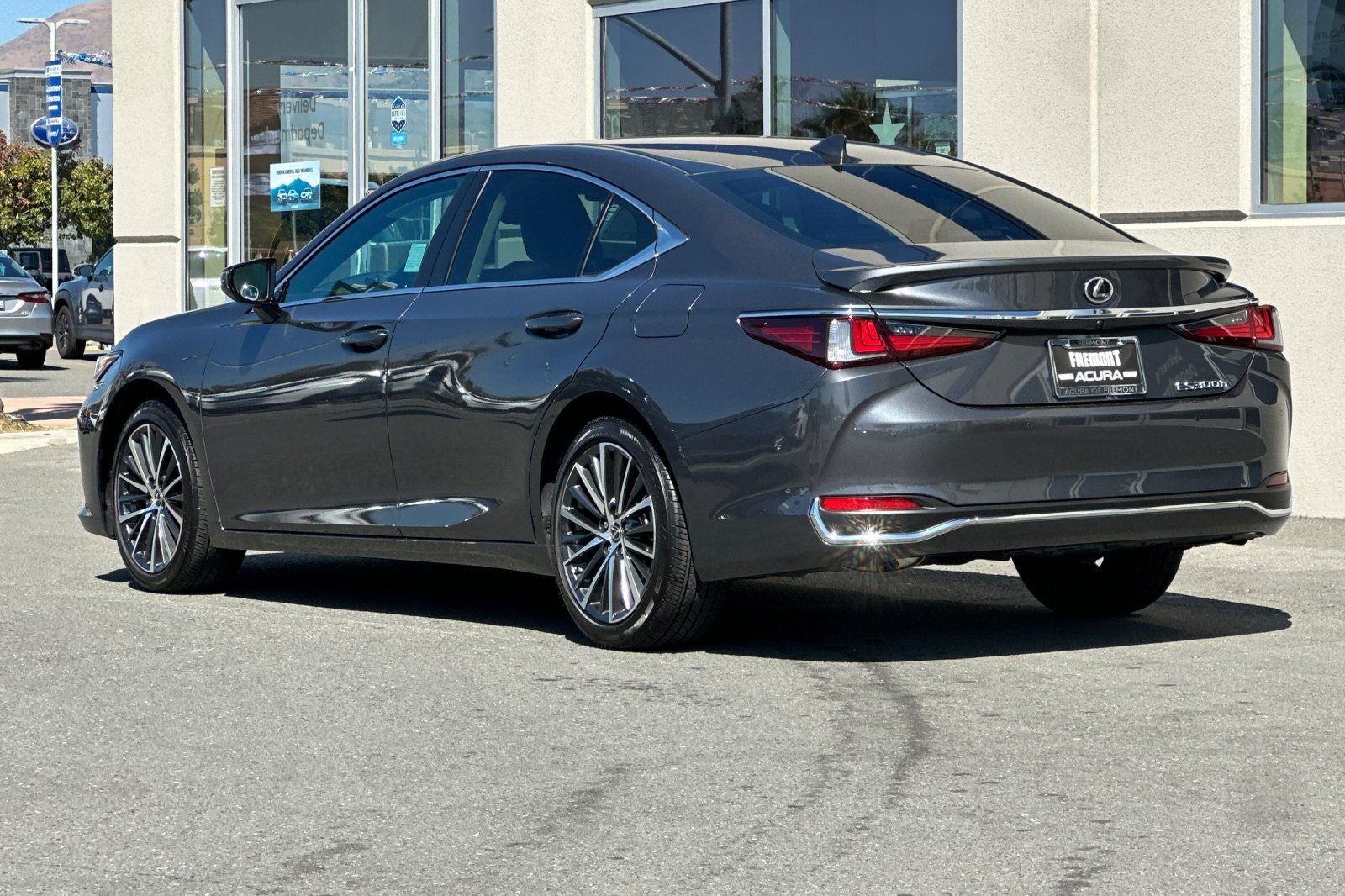 2025 Lexus ES 300h