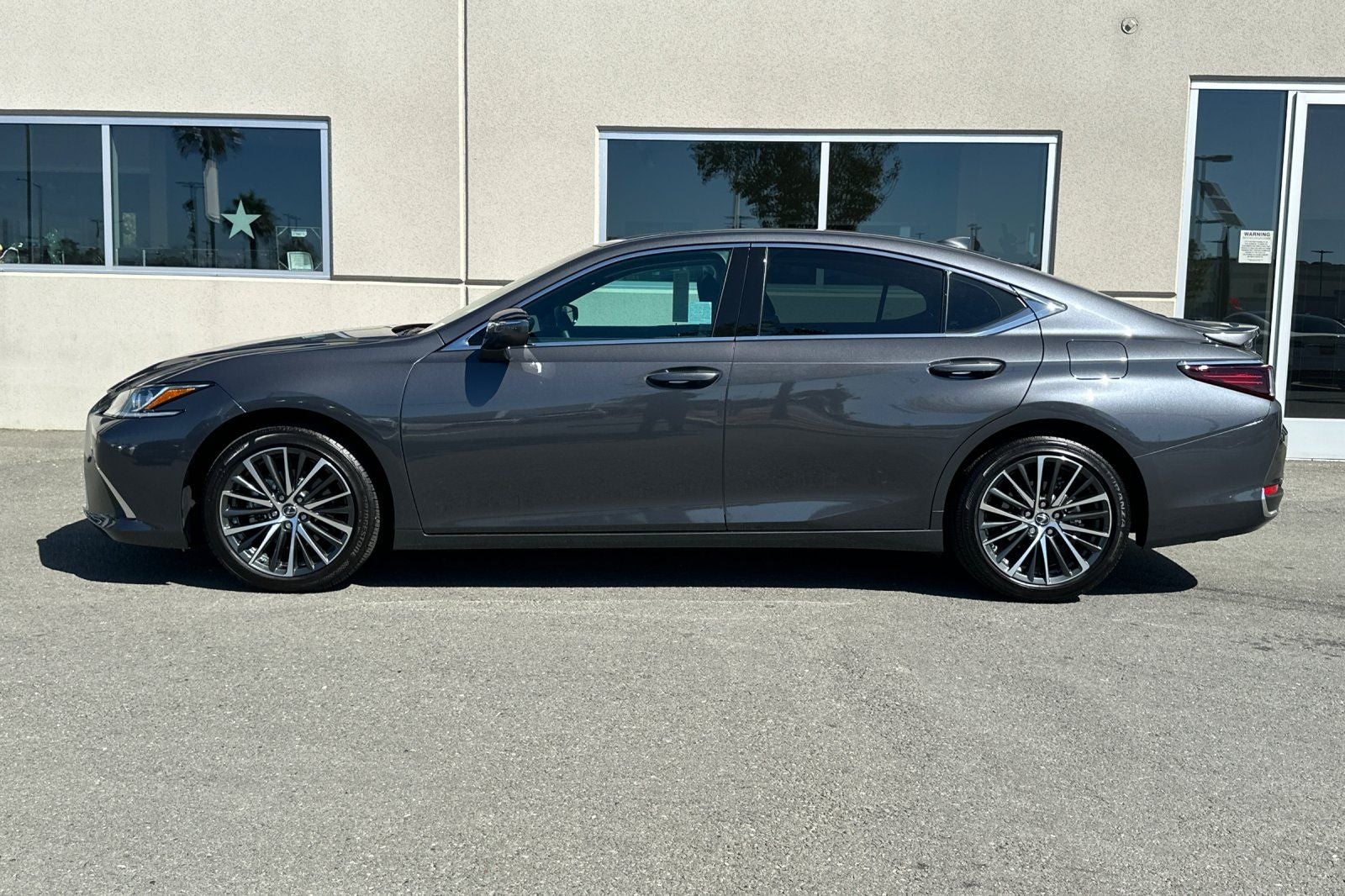 2025 Lexus ES 300h
