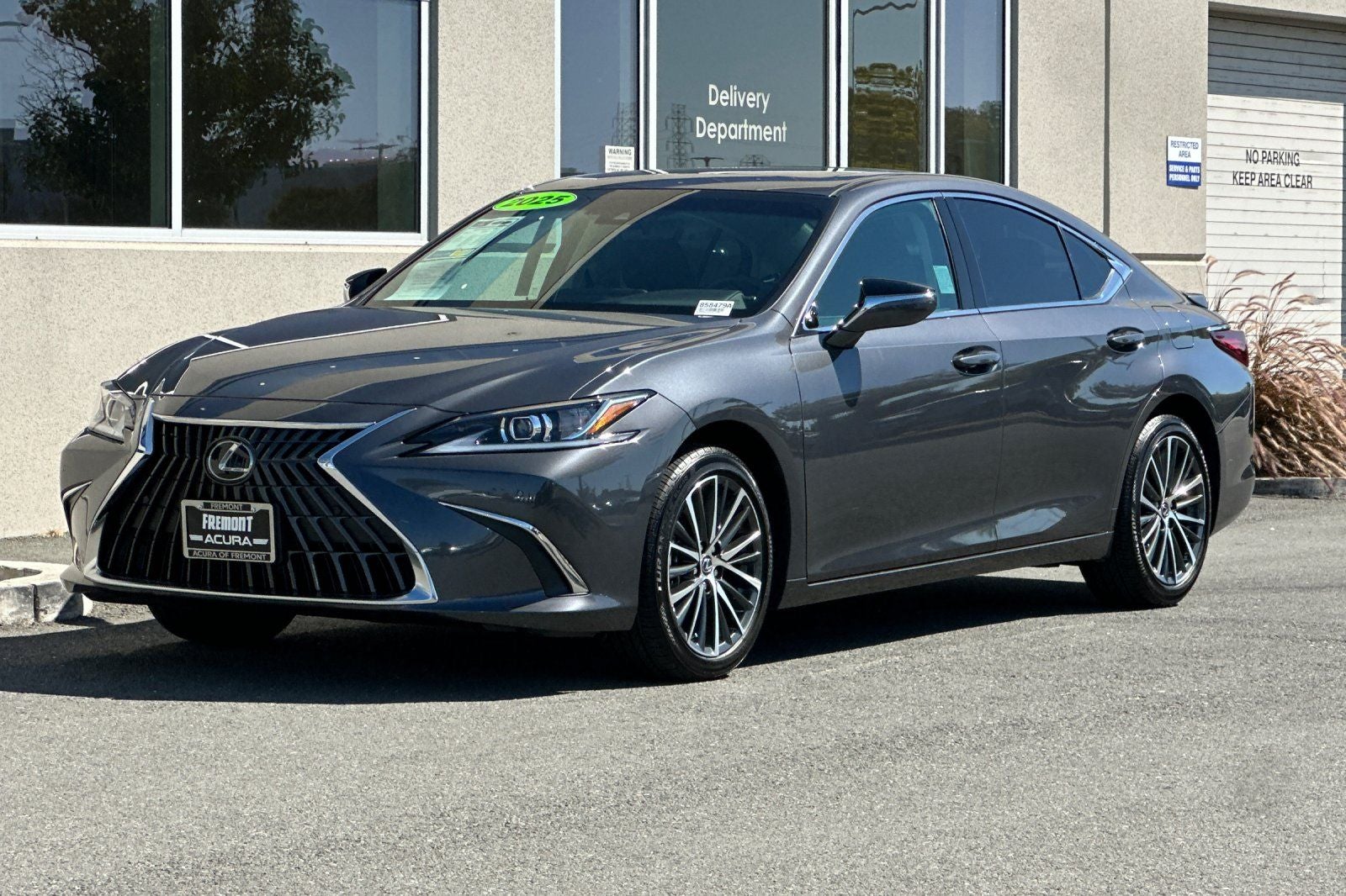2025 Lexus ES 300h