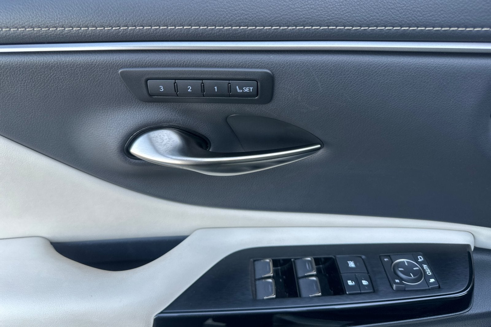 2025 Lexus ES 350