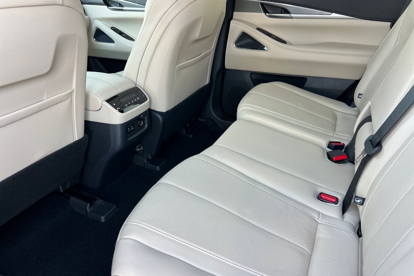 2022 INFINITI QX60 LUXE