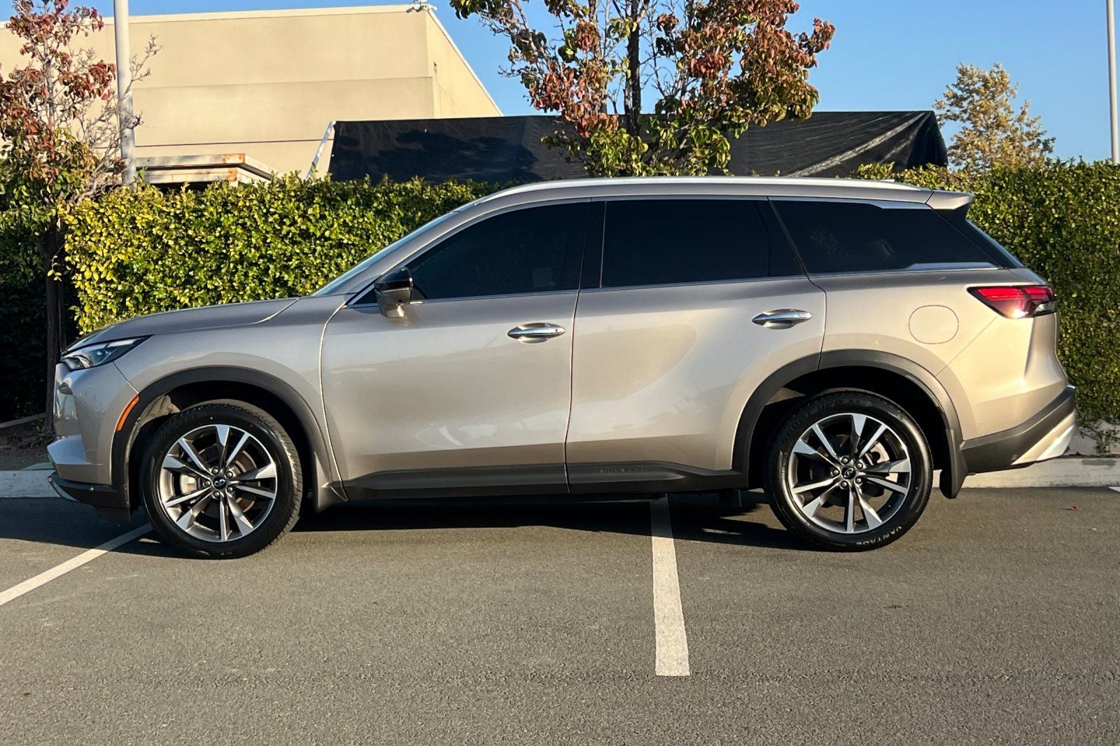2022 INFINITI QX60 LUXE