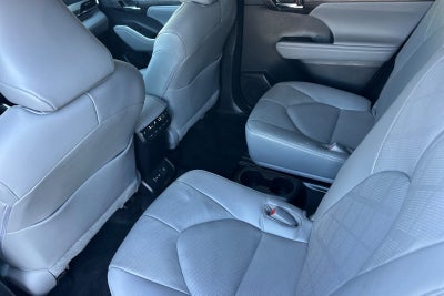 2022 Toyota Highlander Platinum