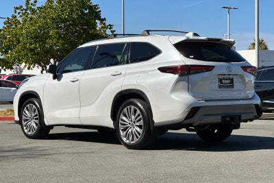 2022 Toyota Highlander Platinum