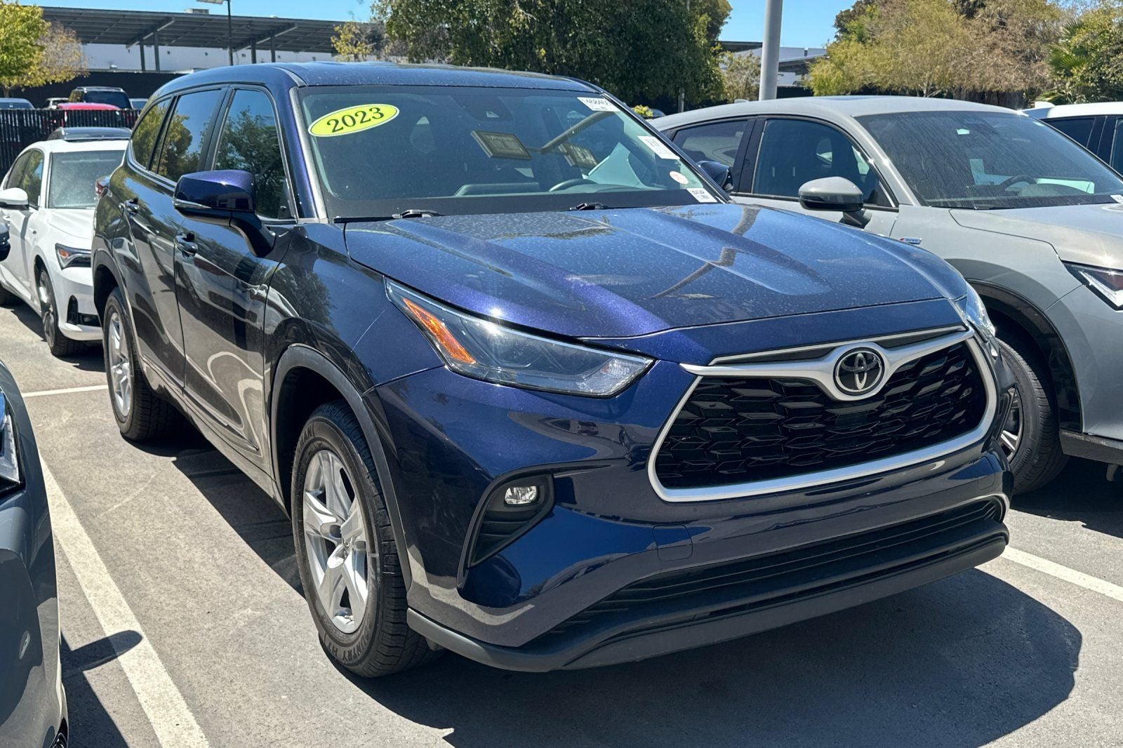 2023 Toyota Highlander LE