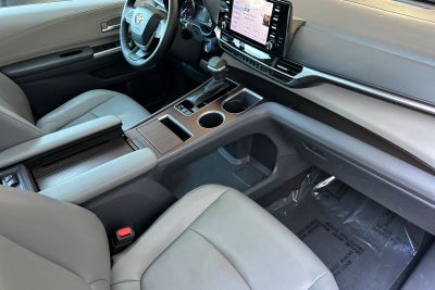 2022 Toyota Sienna XLE 7 Passenger