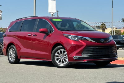 2022 Toyota Sienna XLE 7 Passenger