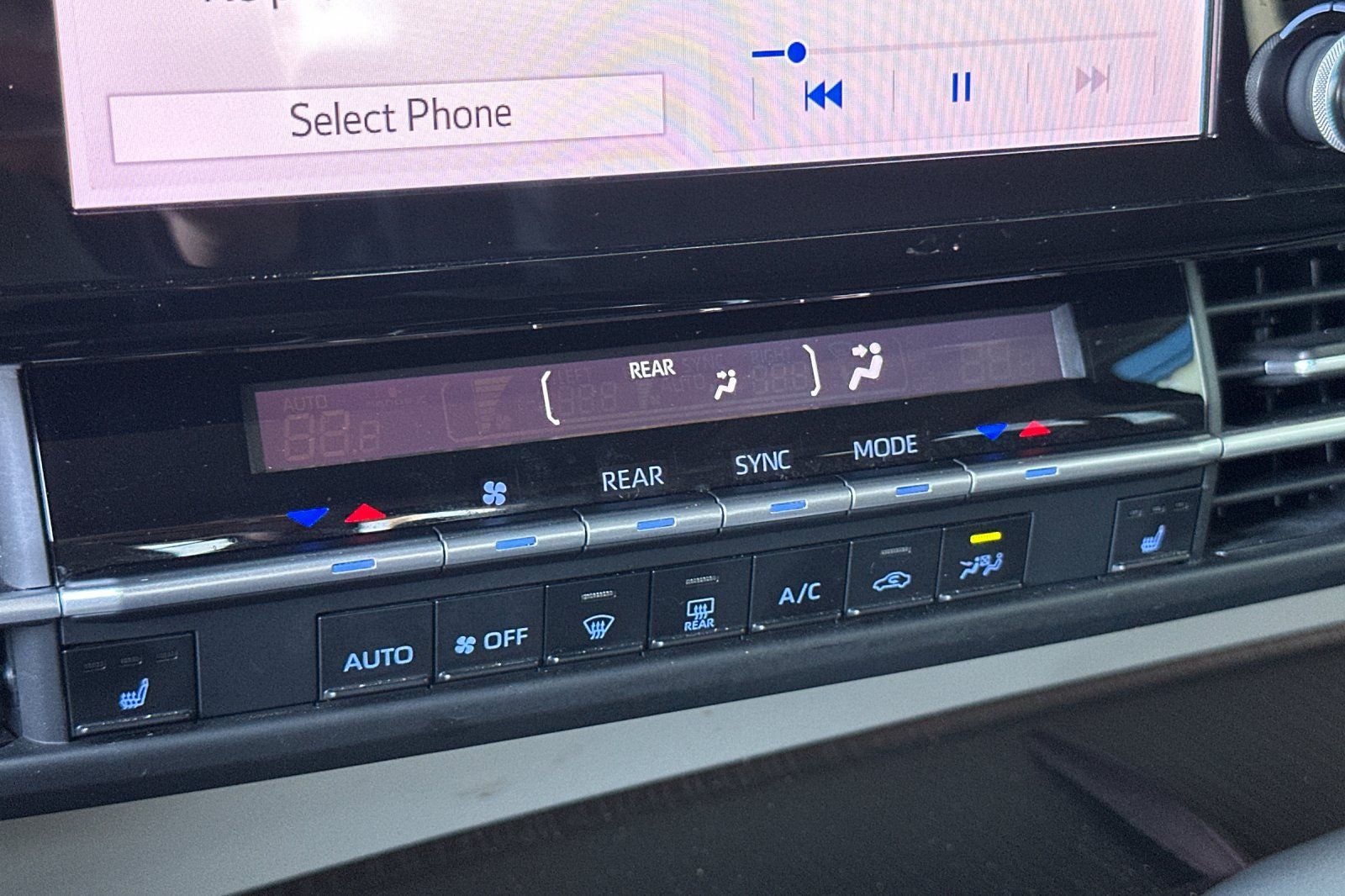 2022 Toyota Sienna XLE 7 Passenger