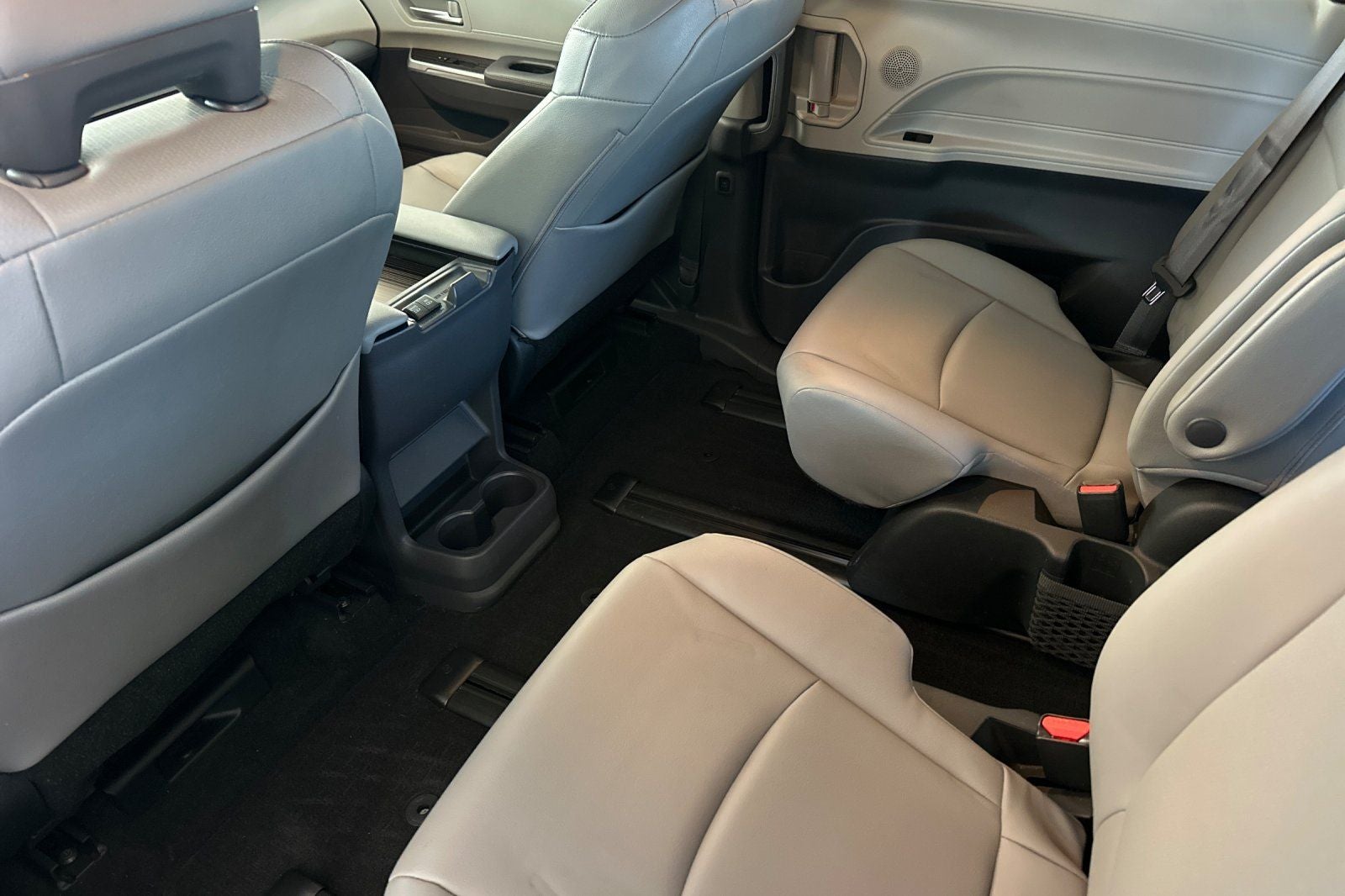 2022 Toyota Sienna XLE 7 Passenger