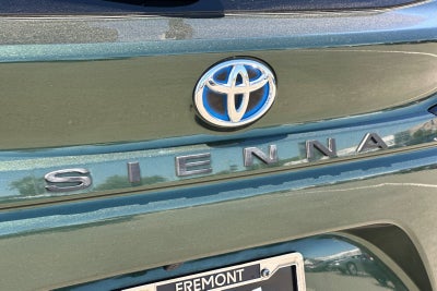 2022 Toyota Sienna XLE 7 Passenger