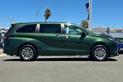 2022 Toyota Sienna XLE 7 Passenger