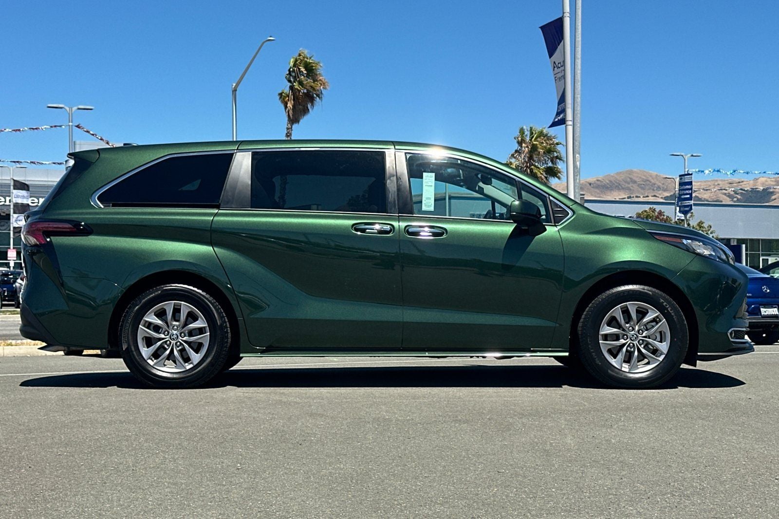 2022 Toyota Sienna XLE 7 Passenger