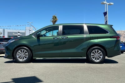 2022 Toyota Sienna XLE 7 Passenger