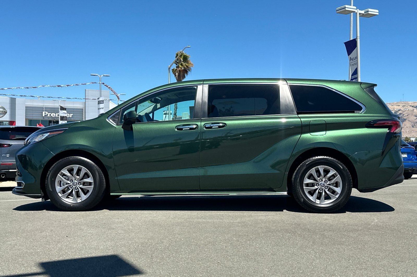 2022 Toyota Sienna XLE 7 Passenger