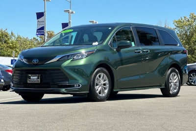 2022 Toyota Sienna XLE 7 Passenger