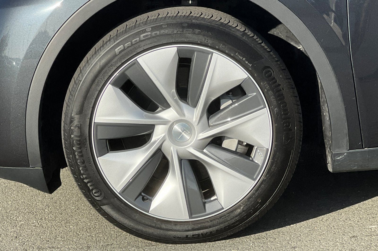 2024 Tesla Model Y Long Range 7 PASSENGER