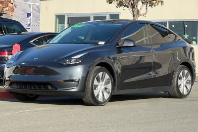 2024 Tesla Model Y Long Range 7 PASSENGER