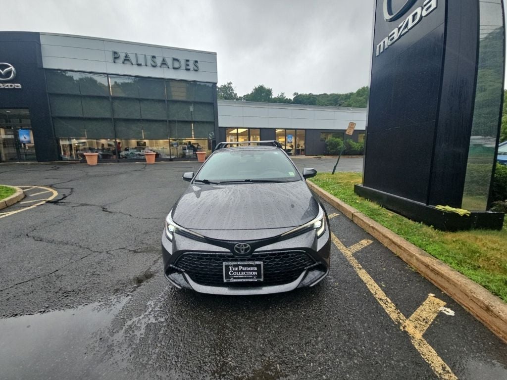2025 Toyota Corolla Hatchback SE