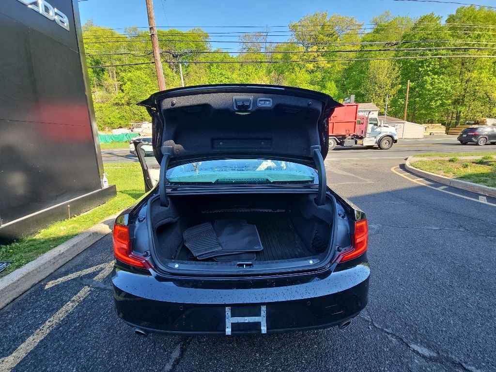 2018 Volvo S90 T5 Momentum