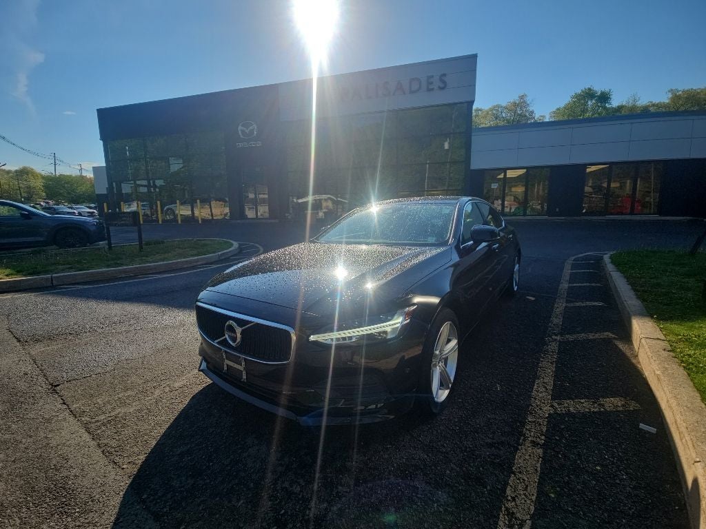 2018 Volvo S90 T5 Momentum
