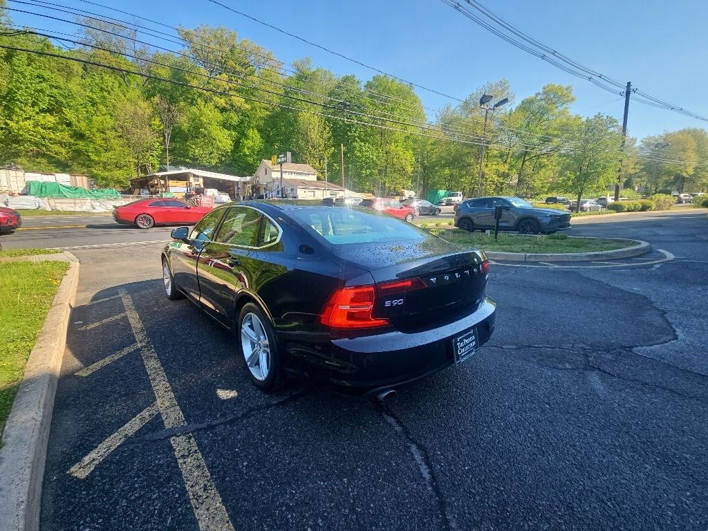 2018 Volvo S90 T5 Momentum
