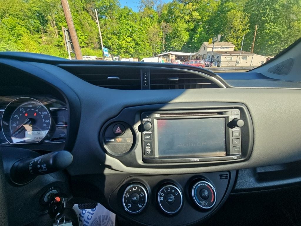 2017 Toyota Yaris LE