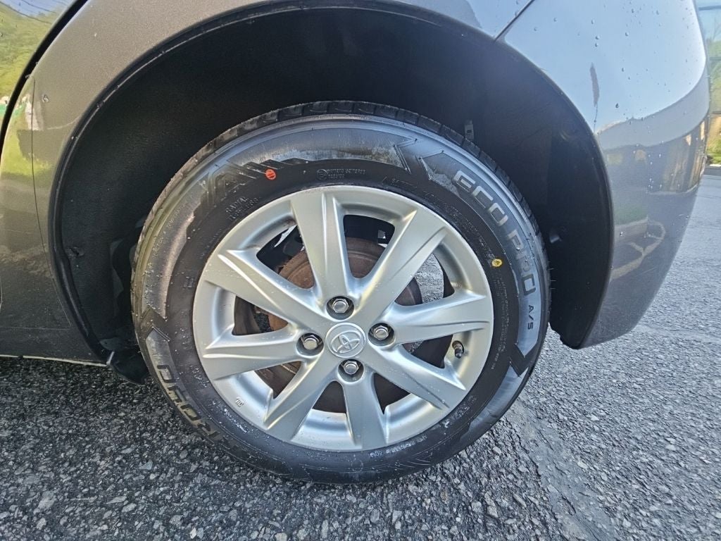 2017 Toyota Yaris LE