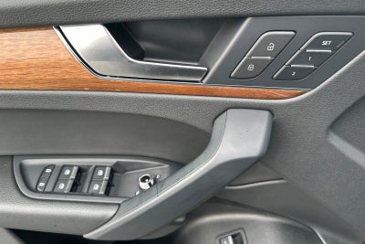 2023 Audi Q5 45 S line Premium quattro
