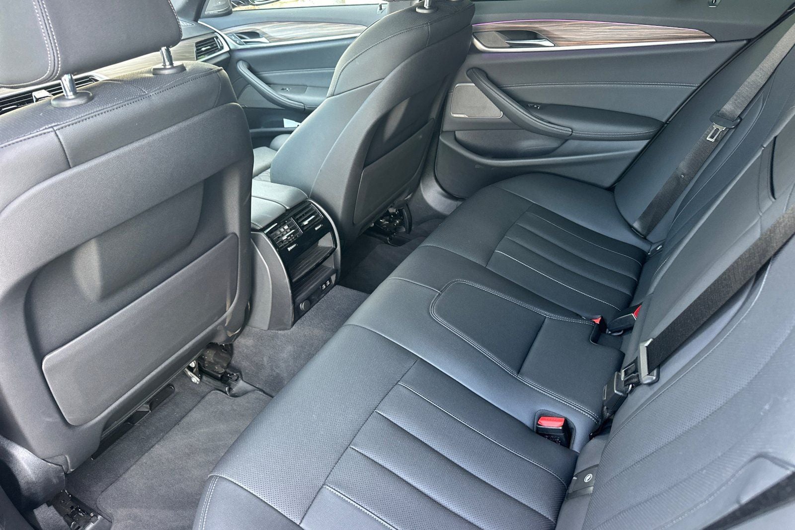 2023 BMW 5 Series 530i M SPORT