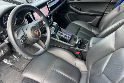 2022 Porsche Macan Base