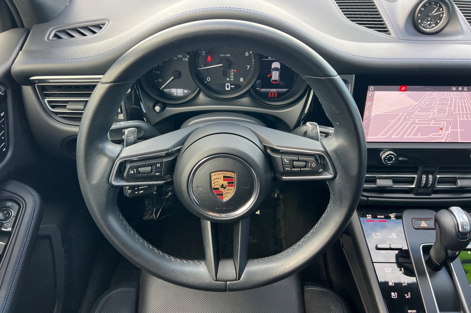 2022 Porsche Macan Base