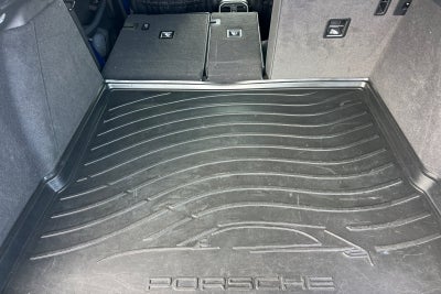 2022 Porsche Macan Base