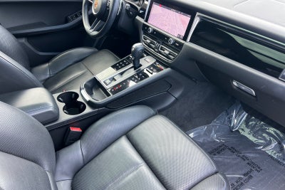 2022 Porsche Macan Base