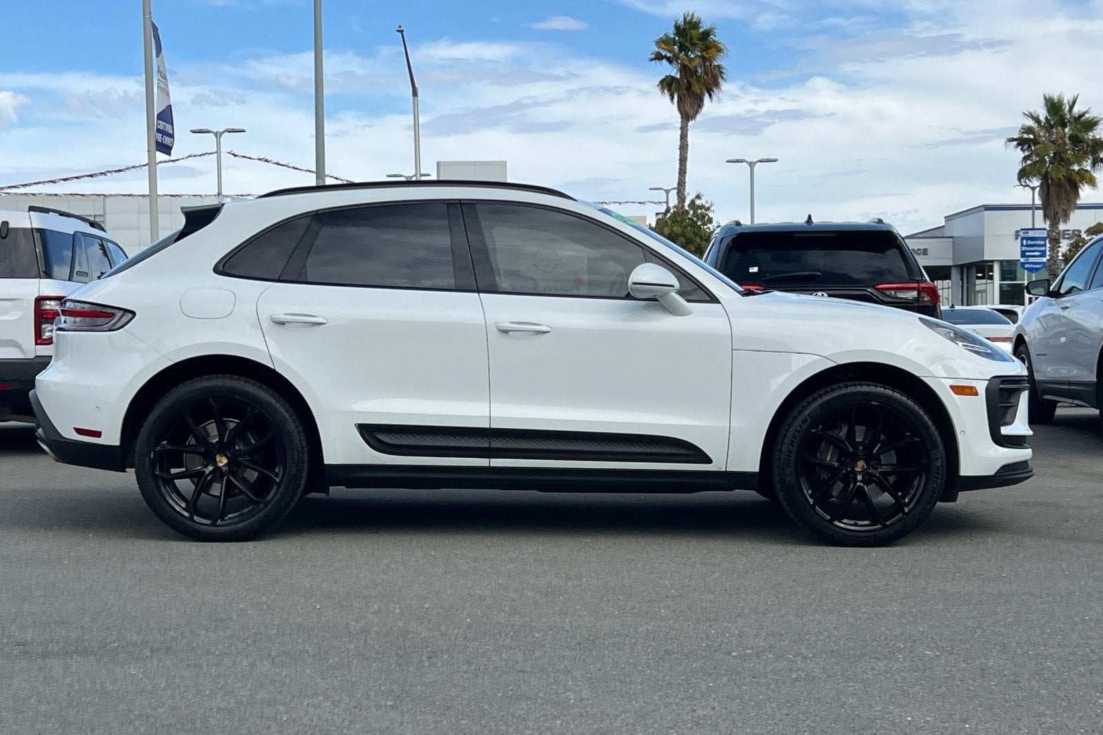 2022 Porsche Macan Base