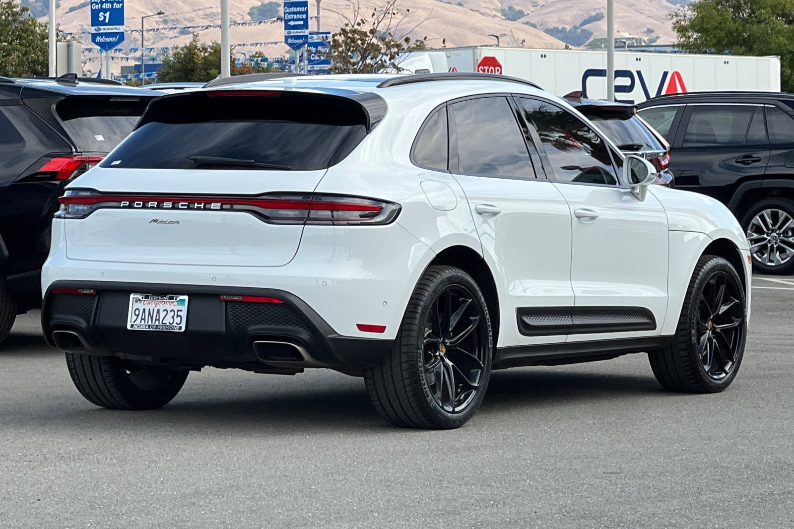 2022 Porsche Macan Base