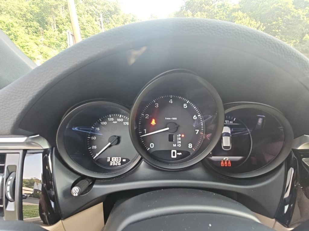 2023 Porsche Macan T