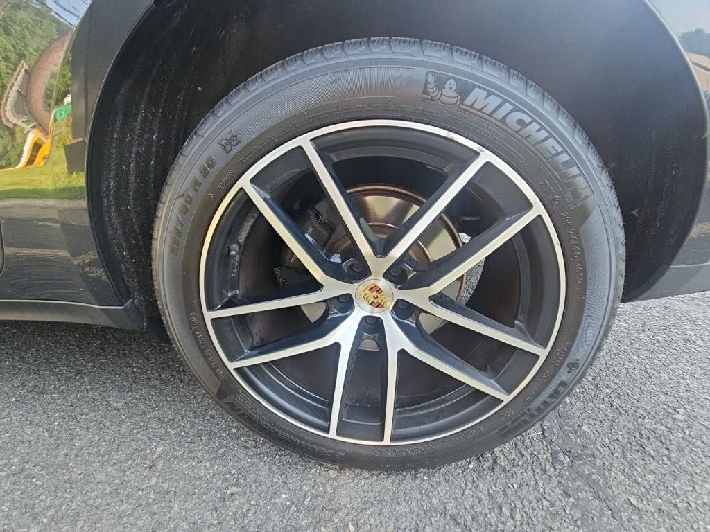 2023 Porsche Macan T