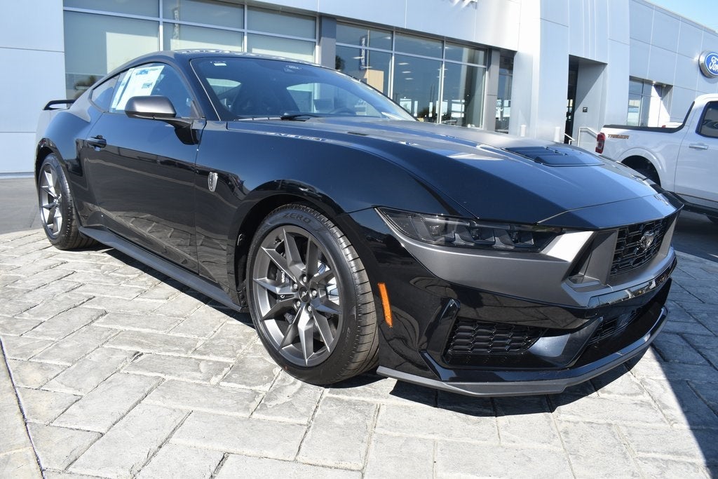 2025 Ford Mustang Dark Horse