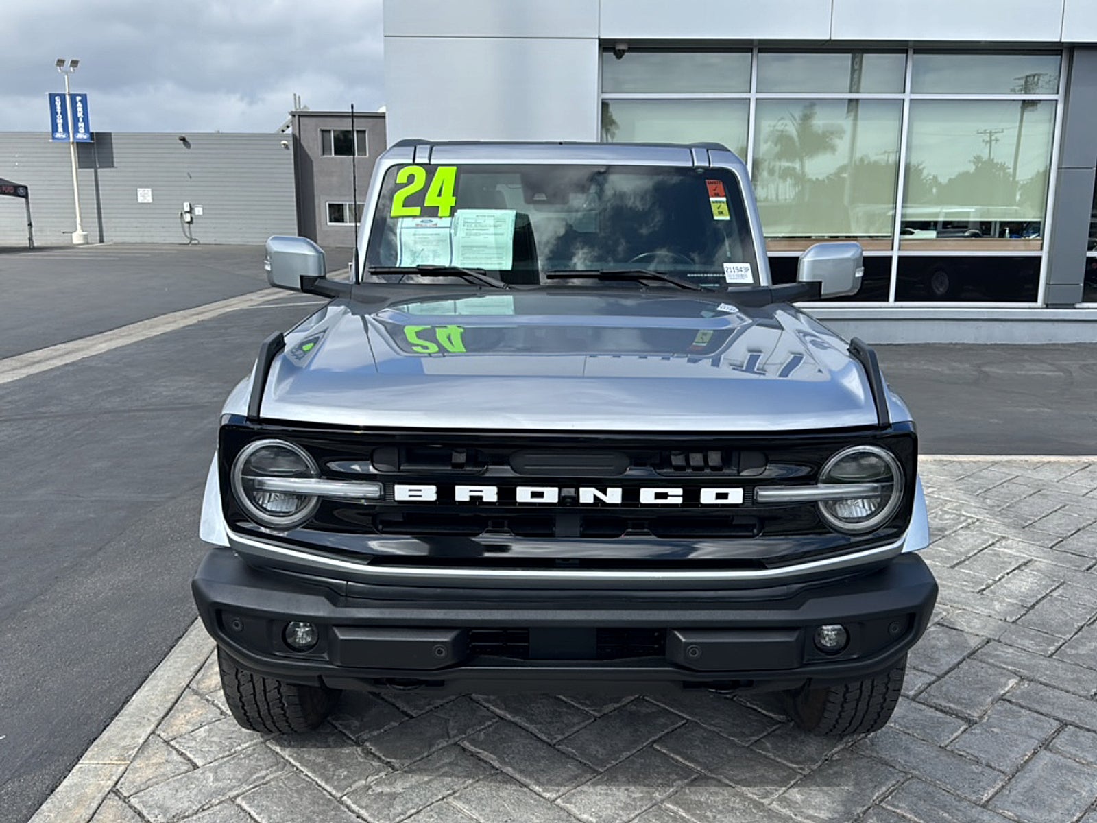 2024 Ford Bronco Outer Banks